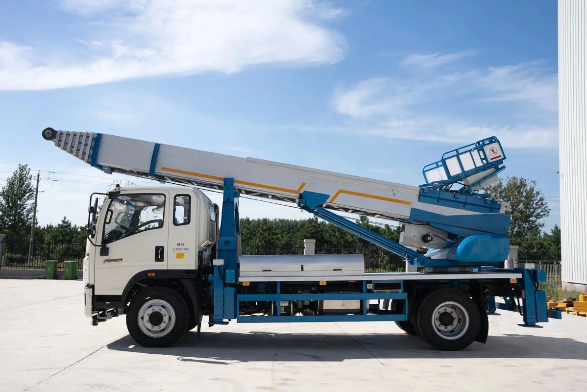 岳口镇云梯上料车租赁费用